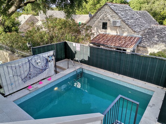 Vakantiehuis met 4 slaapkamer(s) in Skrip (Kroatië) voor 12 personen