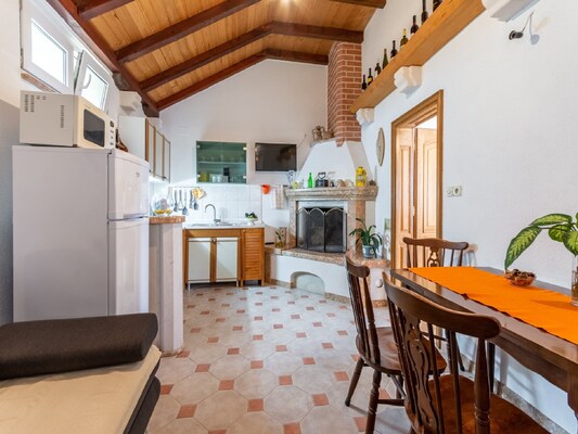 Vakantiehuis met 2 slaapkamer(s) in Pucisca (Kroatië) voor 3 personen