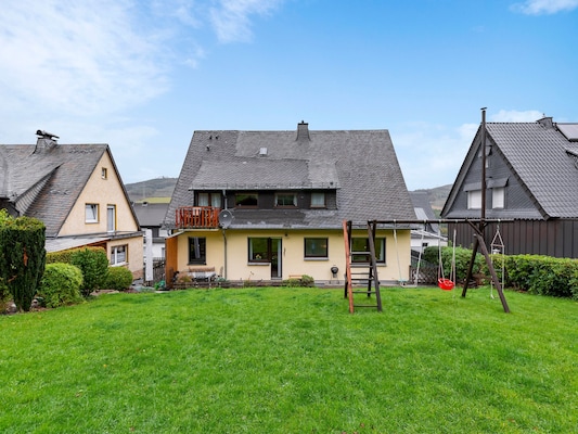 Ferienhaus mit umzäuntem Garten in Bestwig-Velmede (Deutschland) und 2 Hunde erlaubt