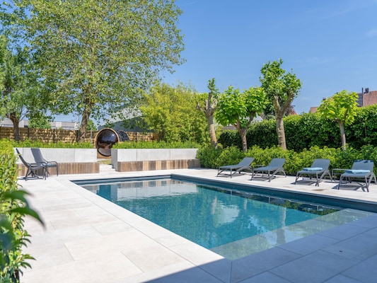 Vakantiehuis met privé zwembad in Kortrijk (België) voor 10 personen