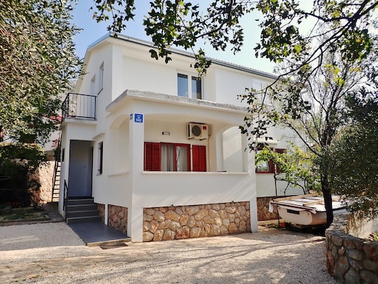 Ferienhaus in Starigrad Paklenica (Kroatien) und 1 Hund erlaubt