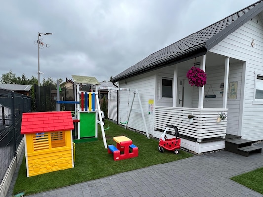 Ferienhaus mit umzäuntem Garten in Dabki (Polen) und 1 Hund erlaubt