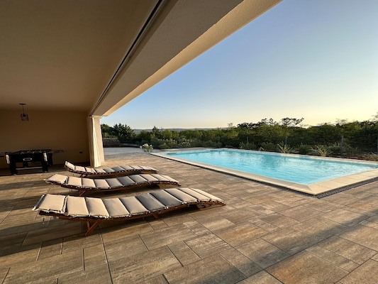 Vakantiehuis met privé zwembad in Seline -Starigrad (Kroatië) voor 8 personen