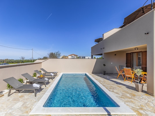 Ferienhaus mit umzäuntem Garten in Vodnjan (Kroatien) und 1 Hund erlaubt