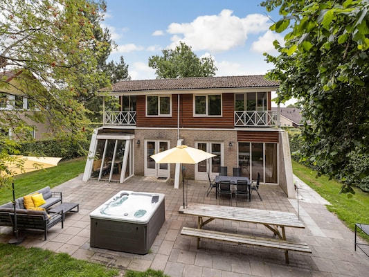 Vakantiehuis met zwembad in Vlagtwedde (Nederland) voor 20 personen