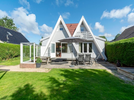 Ferienhaus mit umzäuntem Garten in Sint Maartenszee (Niederlande) und 1 Hund erlaubt