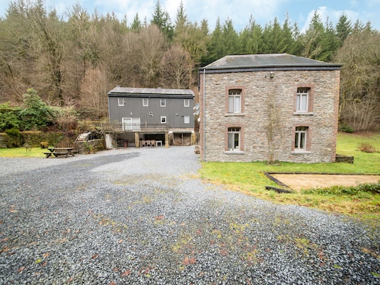 Ferienhaus in Vresse-sur-Semois (Belgien) und 2 Hunde erlaubt