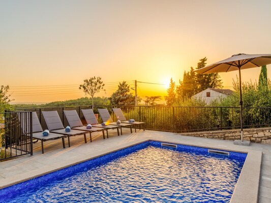 Vakantiehuis met privé zwembad in Mugeba (Kroatië) voor 6 personen