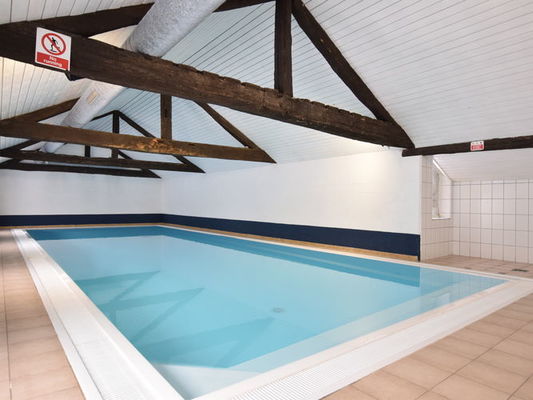 Landhuis met zwembad, sauna in een warme en rustieke omgeving
