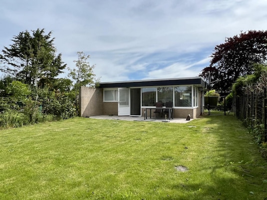 Ferienhaus mit umzäuntem Garten in Sint Maartenszee (Niederlande) und 1 Hund erlaubt