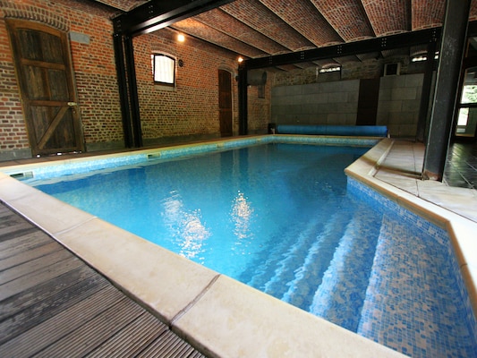 Vakantiehuis met privé zwembad in Hamoir-Ouffet (België) voor 32 personen