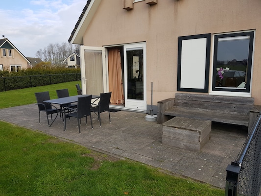 Ferienhaus mit umzäuntem Garten in Tzummarum (Niederlande) und 2 Hunde erlaubt