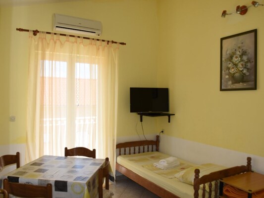 Vakantiehuis met zwembad in Srima (Kroatië) voor 2 personen