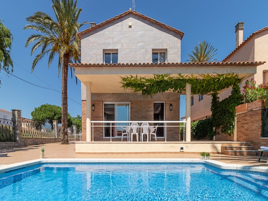 Vakantiehuis met privé zwembad in Empuriabrava (Spanje) voor 9 personen