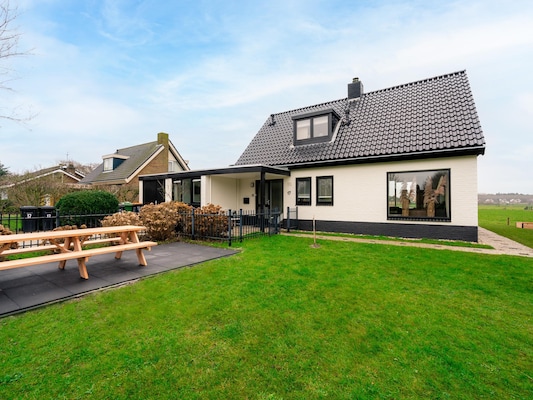 Ferienhaus mit umzäuntem Garten in De Koog (Niederlande) und 4 Hunde erlaubt