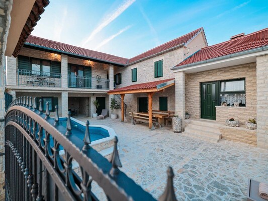 Vakantiehuis met privé zwembad in Gornje Ceranje (Kroatië) voor 7 personen