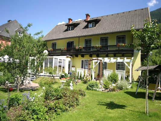 Ferienhaus mit umzäuntem Garten in Feld am see (Österreich) und 1 Hund erlaubt