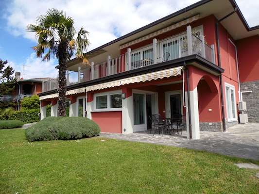 Ferienhaus mit umzäuntem Garten in Barasso (Italien) und 2 Hunde erlaubt