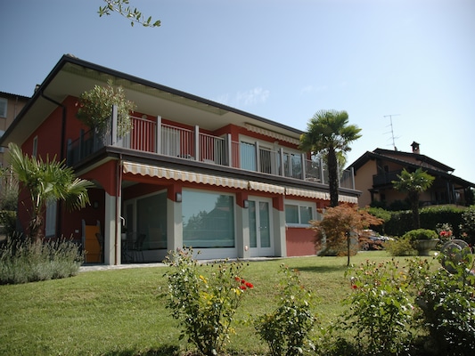 Ferienhaus mit umzäuntem Garten in Barasso (Italien) und 2 Hunde erlaubt