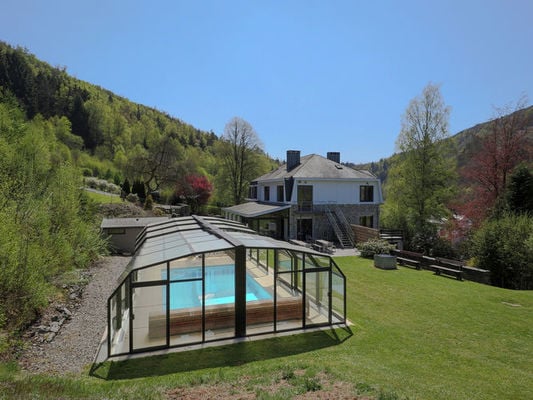 Modern landhuis in Vielsalm met een sauna en privézwembad