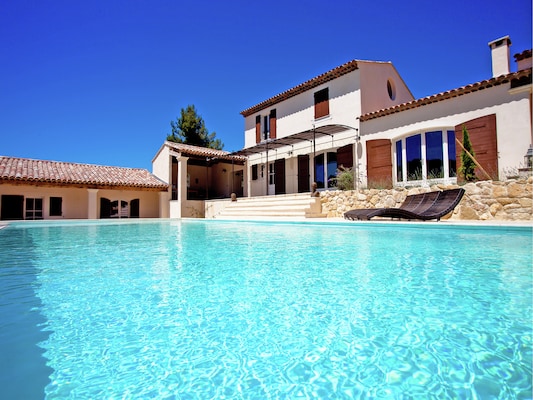 Vakantiehuis met privé zwembad in Apt (Frankrijk) voor 15 personen
