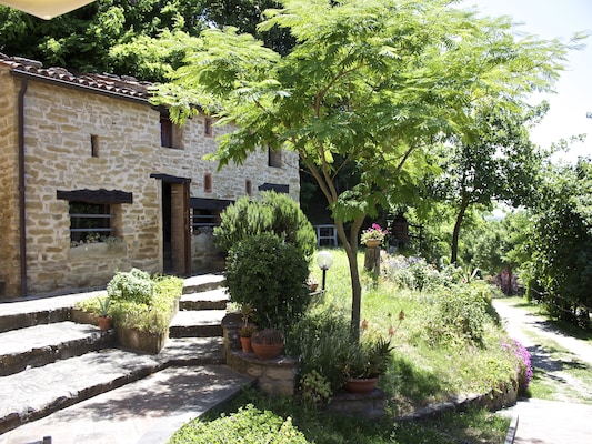 Ferienhaus in Sassoleone (Italien) und 3 Hunde erlaubt