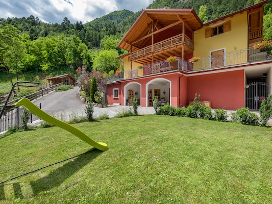 Vakantiehuis met bubbelbad in Caldes (Italië) voor 6 personen