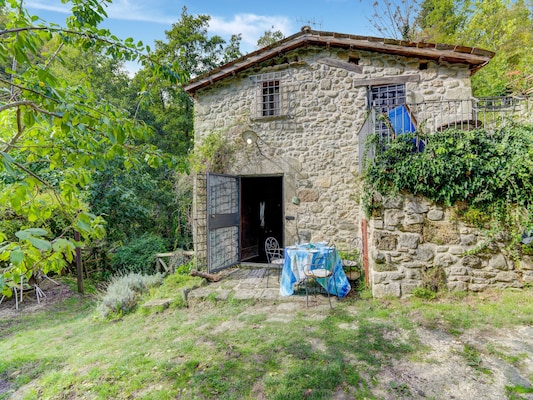Ferienhaus mit umzäuntem Garten in Roccafluvione (Italien) und 1 Hund erlaubt
