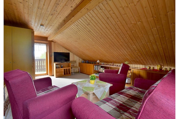 Op 700 m van de piste: rustig vakantiehuis in Steinbach-Hallenberg - thumbnail 3