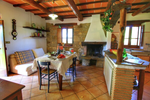 Authentiek Toscaans stenen huis met zwembad en panoramisch uitzicht - thumbnail 2