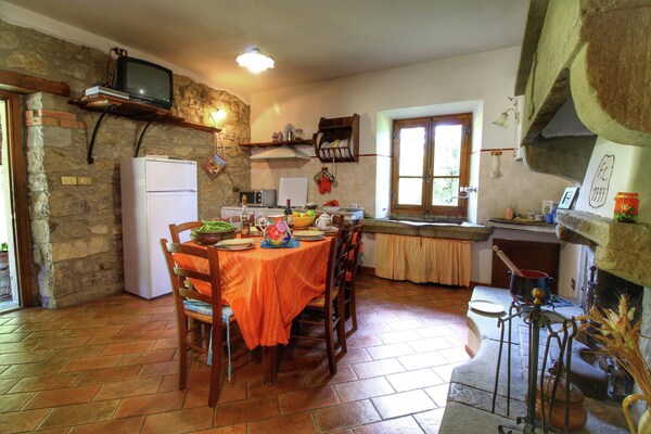 Bellavista Primo: Ruim vakantiehuis voor 6 in bosrijke Toscaanse heuvels - thumbnail 2