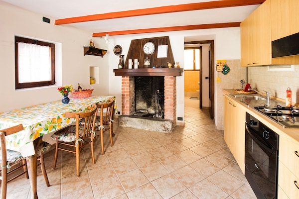 Op 1 km van centrum: appartement aan het Idromeer voor 4 personen - thumbnail 2