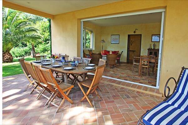 Moderne vakantievilla voor 14 personen met privézwembad nabij Saint-Tropez - thumbnail 6