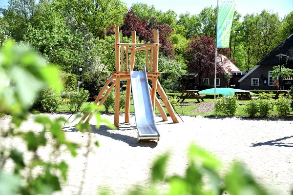 Knus vakantiehuis op bosrijk park in Dalfsen voor 4 personen - thumbnail 2