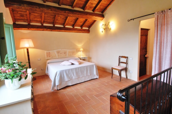 Privézwembad en rustiek comfort in landhuis Casa Poggiolo - thumbnail 4