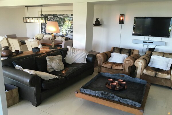 Villa Roucaou: Luxe familievilla met privézwembad en zeezicht bij Grasse - thumbnail 3
