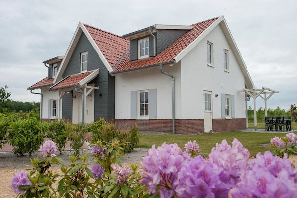 Luxe groepsvilla met sauna en gratis thermaalbaden in Arcen, Limburg - thumbnail 6