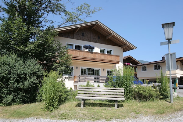 chalet-maarel sleeps 5