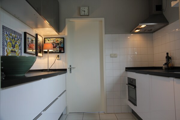 Moderne bosvilla in Groet: luxe, natuur en strand dichtbij - thumbnail 4