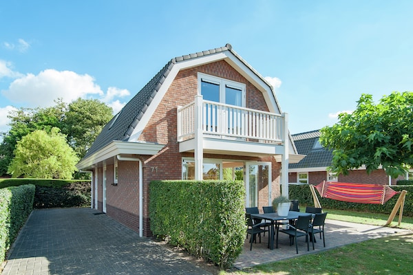 Ruim vrijstaand vakantiehuis voor 7 personen op 1,2 km van het strand - thumbnail 1