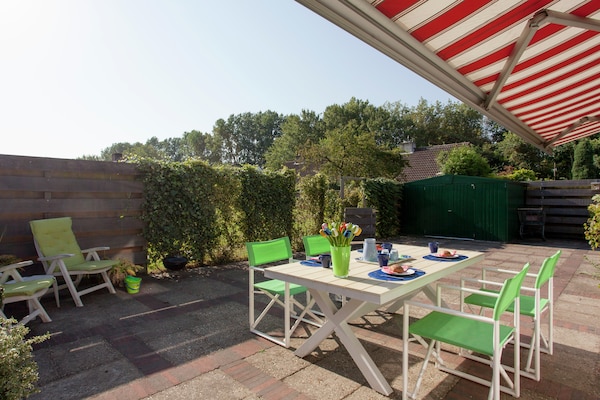 Cosa Nora: Vrijstaand vakantiehuis aan bos en meer in Noordwijkerhout - thumbnail 1