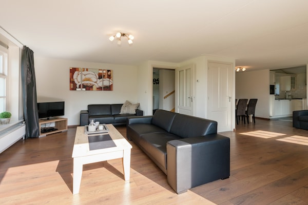 De Grutto: Ruim vakantiehuis met tuin nabij strand en Waddenzee - thumbnail 2