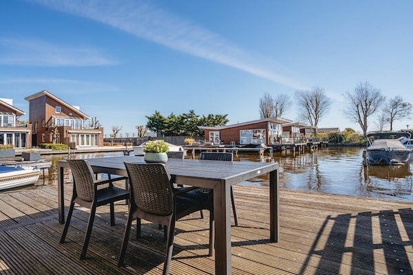 Luxe vakantiehuis aan het water in Uitgeest met eigen aanlegsteiger - thumbnail 6