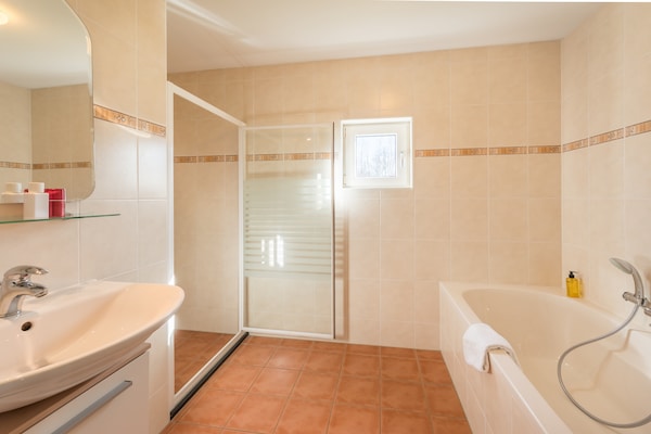 Luxe villa aan watertuin in Drenthe voor 8 personen - thumbnail 6