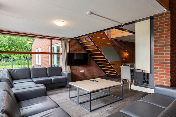 Groepsaccommodatie Hunzepark 10: luxe bungalow voor 36 personen aan Drentse vijver - thumbnail 2