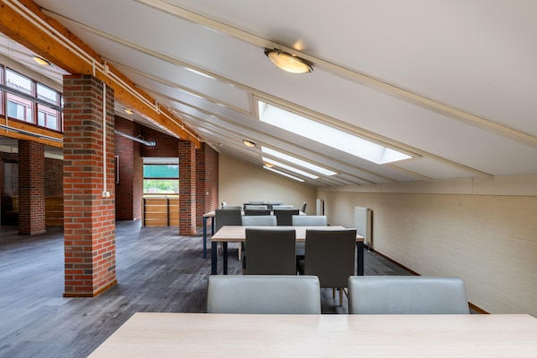 Groepsaccommodatie Hunzepark 10: luxe bungalow voor 36 personen aan Drentse vijver - thumbnail 6