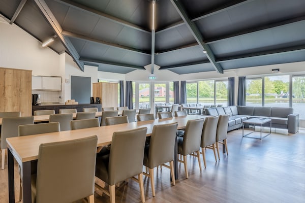 Groepsbungalow voor 40 personen met vijveruitzicht in Hunzepark, Drenthe - thumbnail 3