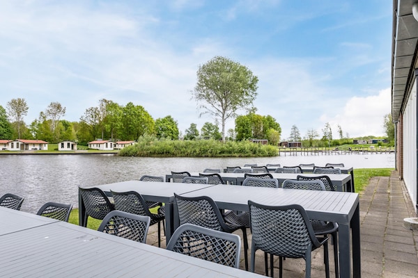 Groepsbungalow voor 40 personen met vijveruitzicht in Hunzepark, Drenthe - thumbnail 6