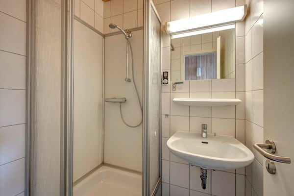Ruime bungalow voor 6 personen in Dahlem - thumbnail 6