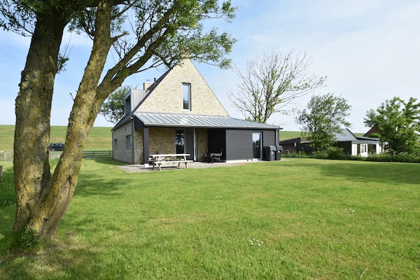 Vrijstaande kustvilla Tzummarum, 4 slaapkamers, tuin, huisdieren welkom - thumbnail 1